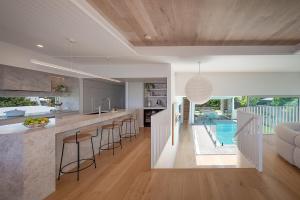 Sunshine Horizons on Arakoon