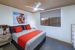 Fabulous Canal-front Apartment