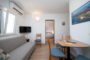 Apartments with parking space Vrsi - Mulo, Zadar - 3276