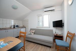 Apartments with parking space Vrsi - Mulo, Zadar - 3276