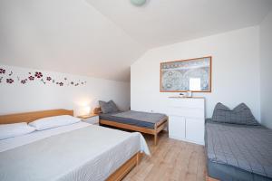 Apartments with parking space Vrsi - Mulo, Zadar - 3276