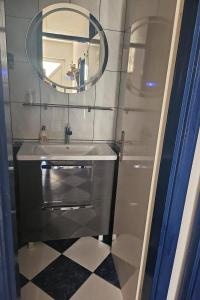 Apartments with parking space Okrug Gornji, Ciovo - 23007