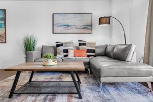 Relaxing 1-Bed Condo With City Views in Brickell Key