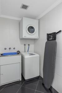 One-Bedroom Luxury Suite room in Meriton Suites Bondi Junction