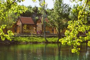 River huts Zrmanja