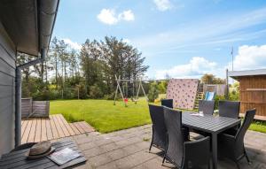 4 Bedroom Cozy Home In Hjørring