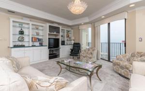 Phoenix East 1401 condo