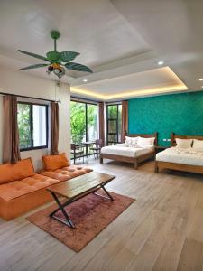 Tana Mysterious garden