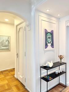 Spacious and elegant neoclassical style