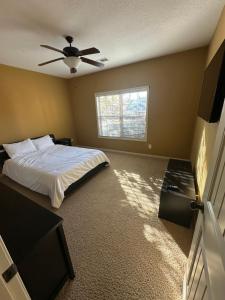 Cozy LaGrange Getaway!!