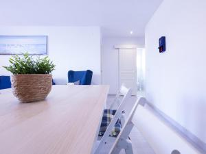 Apartamento céntrico en Riells con terraza a 100m de la playa - ES-325-3