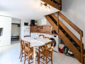 Villas Villa T3 a Gruissan avec climatisation et jardin - FR-1-409A-36 : photos des chambres