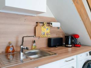 Villas Villa T3 a Gruissan avec climatisation et jardin - FR-1-409A-36 : photos des chambres