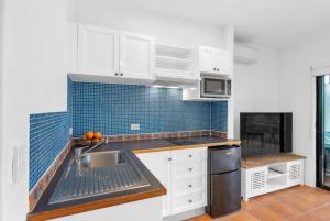 Stylish Reef Club 1 BR Apartment