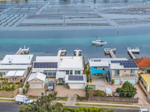 Lake Front - Outdoor Hot tub