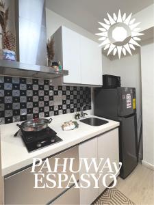 Azure Bahamas by Pahuway Espasyo