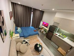 Lustay StudioR102 The ZenPark - Koi Pond View