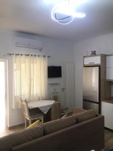 Cozy Riverside Apartment