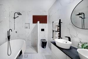 Waterfront Sunset Pontoon Fish & Crab Ready