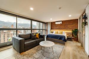 MEDELLIN LAURELES POR DÁS