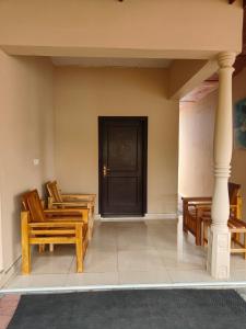 Royal Point Arugambay