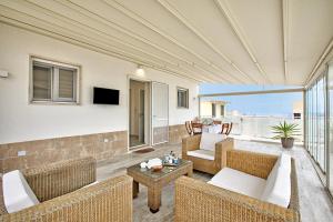 Villa Na Lu With Sea View Apartments