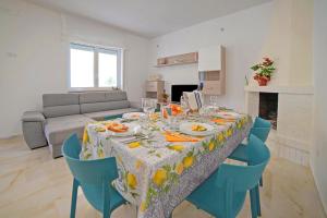 Villa Na Lu With Sea View Apartments