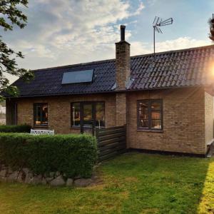 Summer House Gem At Sandkås Beach - 4-star hotels in Allinge