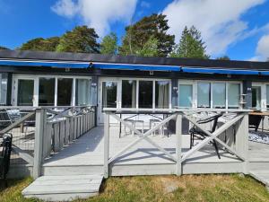 Hällestrand Semesterby R12