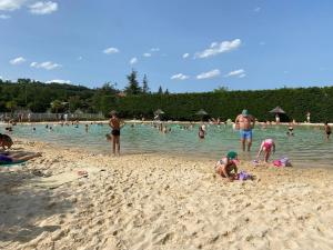 Magnifique Mobilhome au camping le Chateau de Galaure