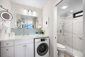 Rare Deluxe Ocean View Gem with Free Parking