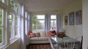 Dalgleish Character Mountain Cottage