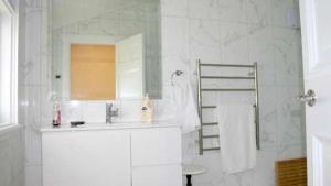 Dalgleish Character Mountain Cottage