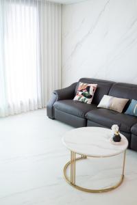 Luxury apartment 4-bedroom 2-bathroom full option