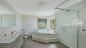 Tranquility Large Mountain Home With Views