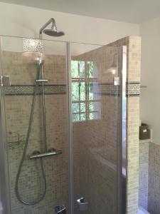 B&B / Chambres d'hotes Villa Saint Paul : Chambre Double avec Douche