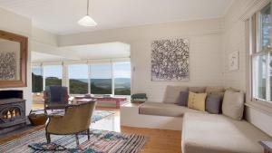 Cecils Chair Blackheath Blue Mountains