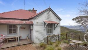 Cecils Chair Blackheath Blue Mountains