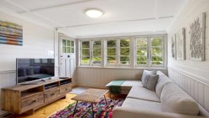 Cecils Chair Blackheath Blue Mountains