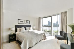 Chelsea Waterfront Spacious Three bedroom Apartment -709