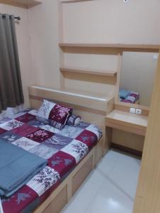 Green Pramuka Square by Lova