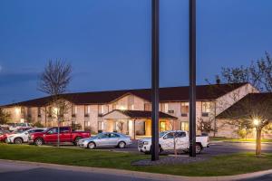 Days Inn by Wyndham Black River Falls - Access to ATV Trail