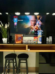 Minimalist Stay Mall of Asia WiFi, Netflix, Self Checkin