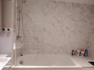 Modern two bed room flat at Elephant Castle