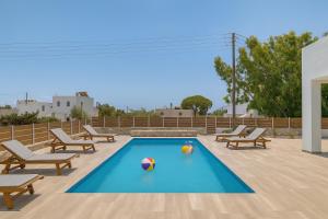 Ippocampos Seaside Serenity - Unwind at Paros Poolside Retreats