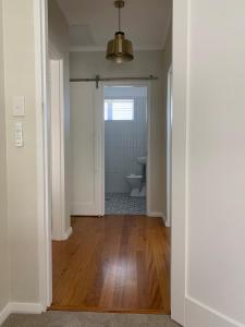 Stylish 2BR apt, great location