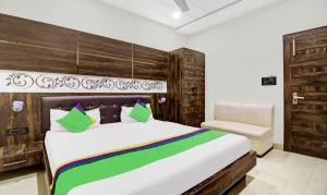 Itsy Hotels Anjali Mahal, 500 Mtrs From Mathura Railway Station