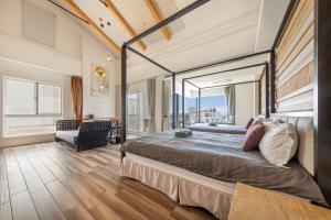 Phòng Premium 4 Người (Premium Quadruple Room)