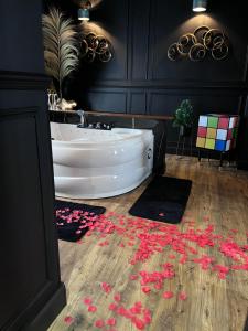 La 104 Picasso Suite tendance dans maison réservée aux hôtes