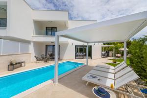 Villa Aurelia 4 with pool